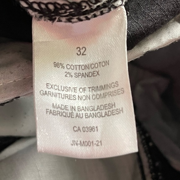 [civics] Black Lightly Distressed Cargo Shorts - Picture 6 of 10